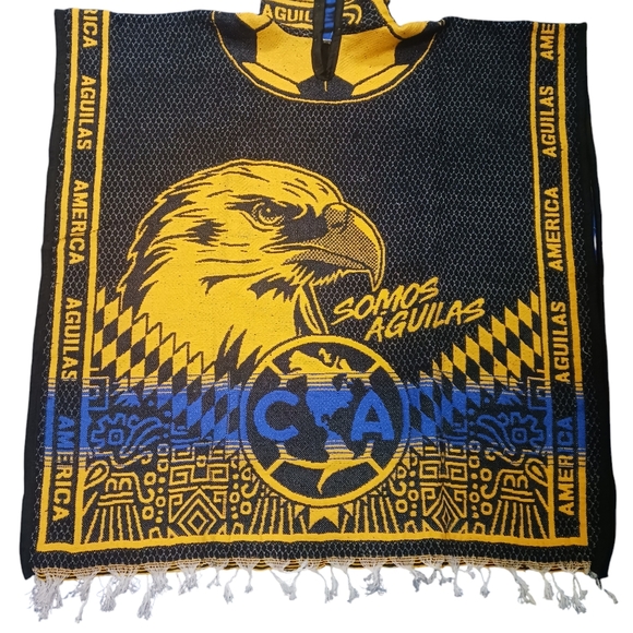 Club America Hooded Poncho with Eagle On Front And Club Logo On Back - Picture 3 of 8